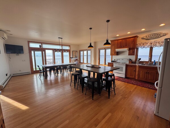 Dining - Sunset Retreat on the Nanticoke (Quantico)