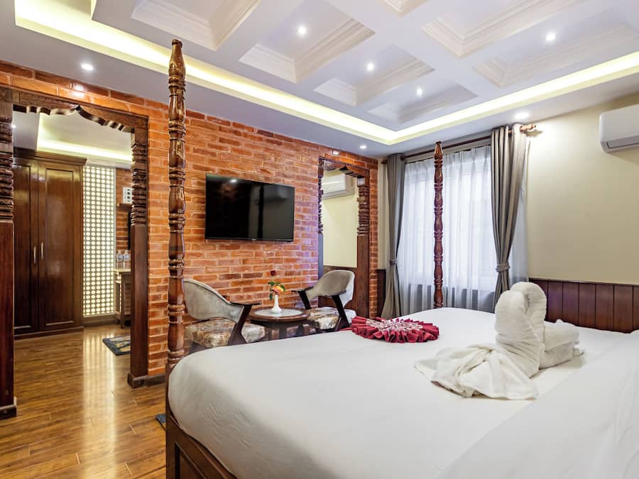 Executive Studio Suite | Hypo-allergenic bedding, memory foam beds, individually decorated