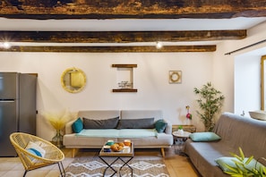 TV - Les Petits Matelots - Maison proche plage (Saint-Coulomb)