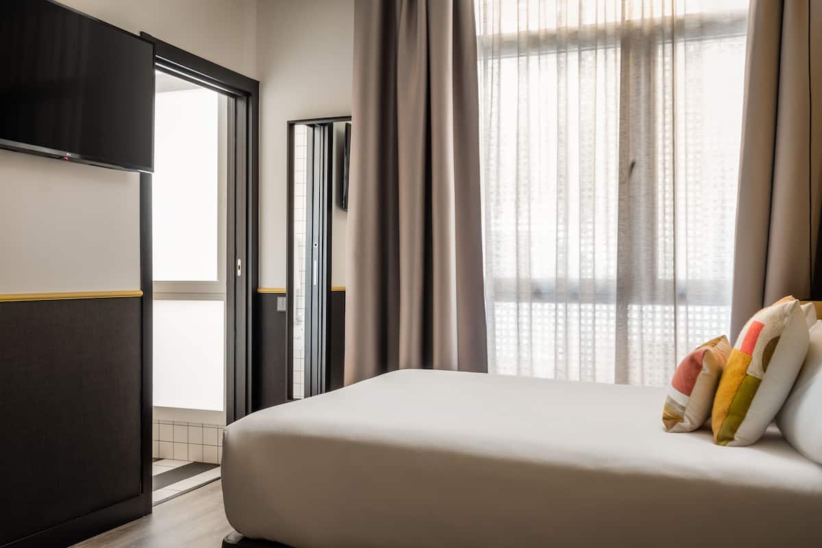 Kamar Double Ekonomi | Setrika/meja setrika, Wi-Fi gratis, dan seprai linen