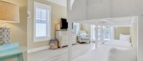 3 bedrooms, free internet, bed sheets