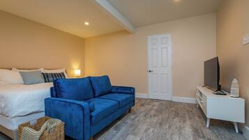 1 habitación, tabla de planchar con plancha, wifi gratis y ropa de cama