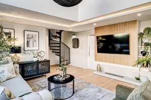 TV, fireplace, offices