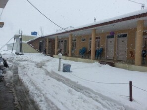 Exterior - Heaven Rose Hotel Khanian (Balakot)