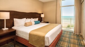 3 bedrooms, in-room safe, iron/ironing board, WiFi - 3BD w/Full Kitchen, Jetted Tub, W/D,  FREE PARKING, NO RESORT FEES!! (North Myrtle Beach)