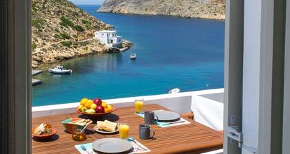 Droufakosâ home, Lux seafront apartment w. View