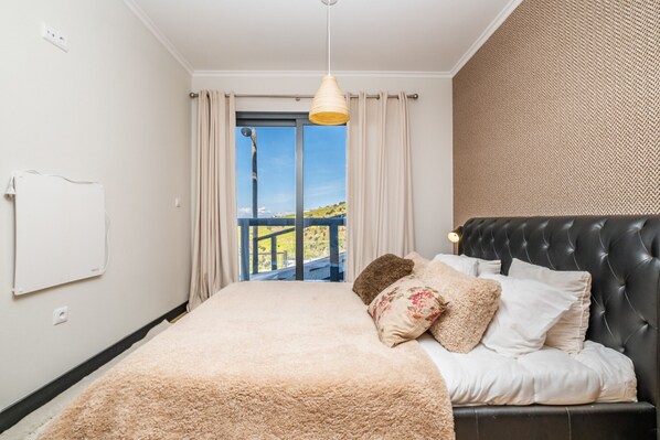 1 bedroom, iron/ironing board, travel cot, free WiFi