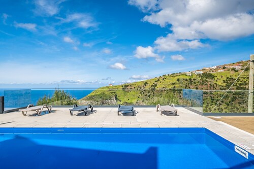 Ocean Panorama Apartment 2 by Madeira Sun Travel