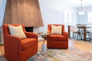 Interior - Awesome 4-bedroom near Lake Michigan beaches! (Muskegon)