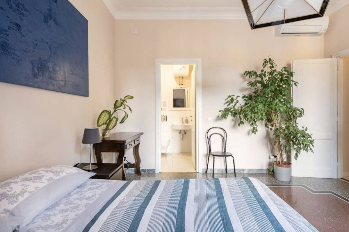 Deluxe Room | Desk, laptop workspace, WiFi (free), individually decorated