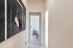 Individually decorated, individually furnished, desk, laptop workspace - Roma private rooms (Rome)