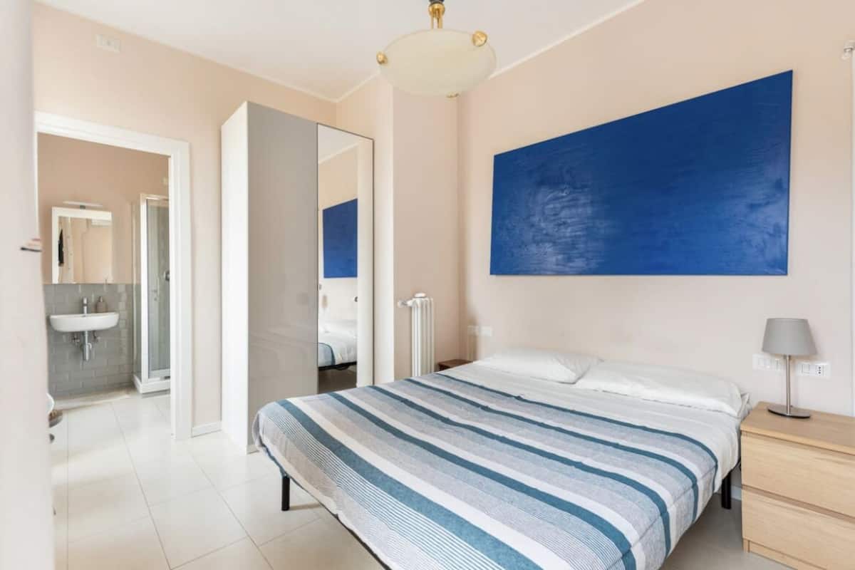 Premium Room | Desk, laptop workspace, WiFi (free), individually decorated