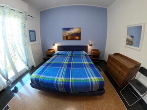 1 bedroom, iron/ironing board, travel crib, free WiFi