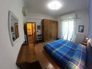 1 makuuhuone, silitysrauta/-lauta, vauvan matkasänky, ilmainen Wi-Fi