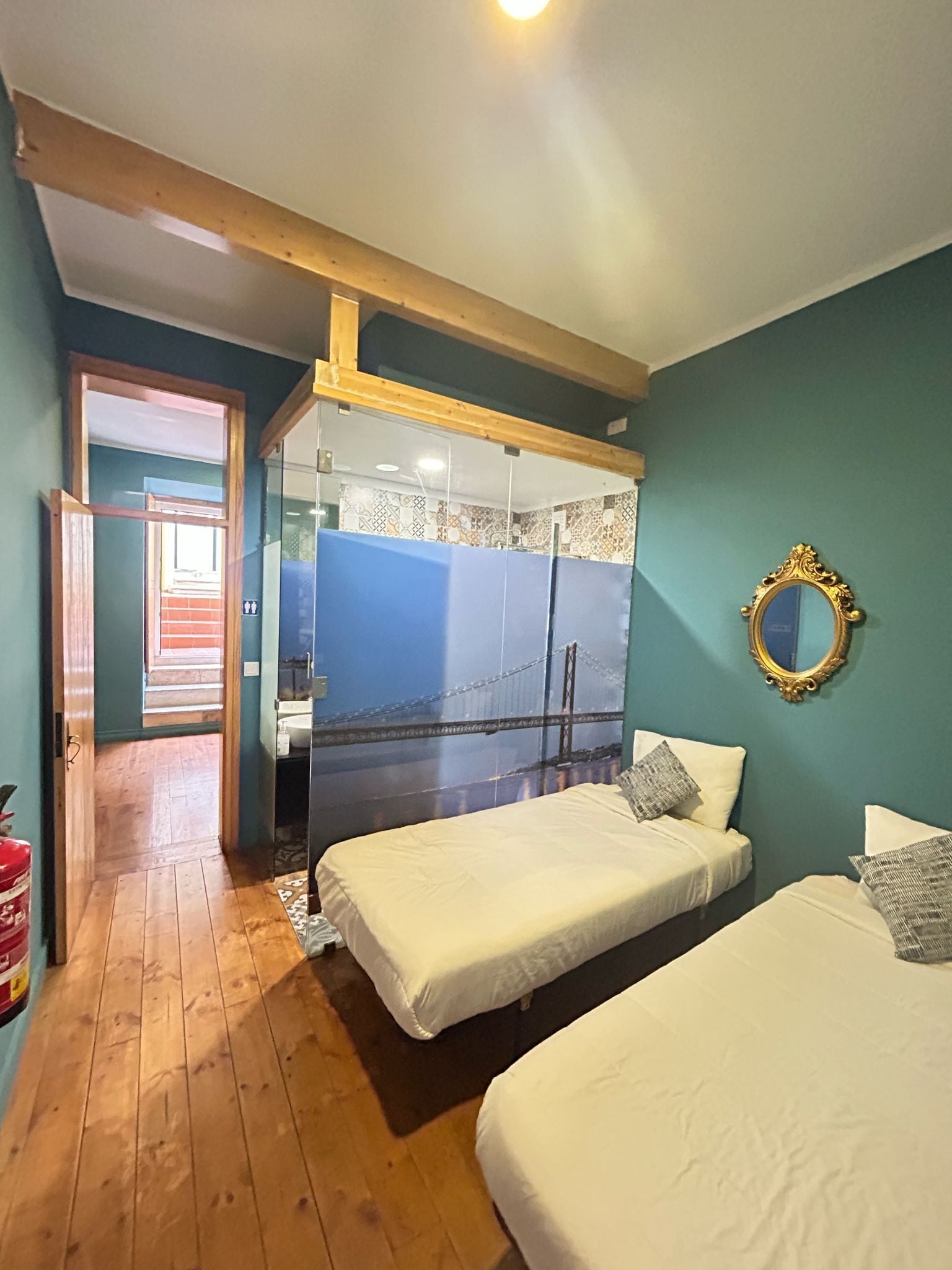 Sunset Balcony | Hypoallergeen beddengoed, donzen dekbedden, Select Comfort-bedden