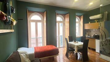 Sun Terrace | Wohnbereich | 40-Zoll-Flachbildfernseher mit Kabelempfang, Fernseher, Netflix