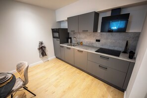 Room | Private kitchen - Alphabet Apartments Villapark (Rotterdam)