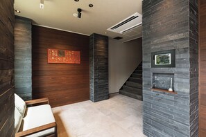 Interior - Grand Base Iolani (Beppu)