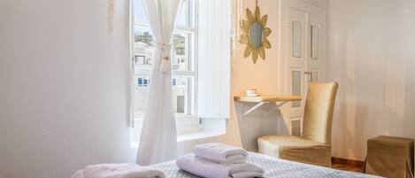 Maison mitoyenne Traditionnelle | 1 chambre, coffres-forts dans les chambres, décoration personnalisée