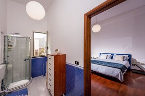 Een douche, een haardroger, een bidet