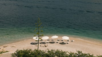 Private beach, sun-loungers, beach umbrellas, beach towels