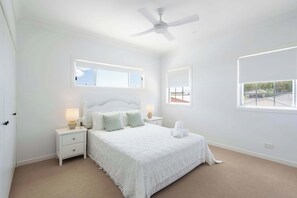 4 habitaciones, tabla de planchar con plancha, wifi y ropa de cama