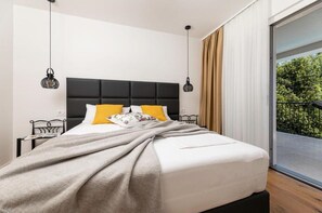 4 Schlafzimmer, Zimmersafe, Bügeleisen/Bügelbrett, Reisekinderbett