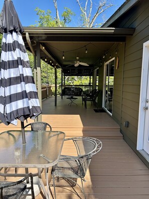 تناول الطعام بالخارج