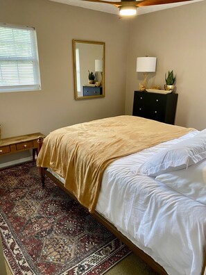 4 bedrooms, iron/ironing board, free WiFi, bed sheets