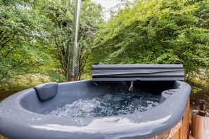 室外 SPA 浴池