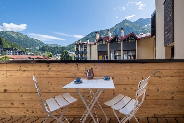 تناول الطعام بالخارج