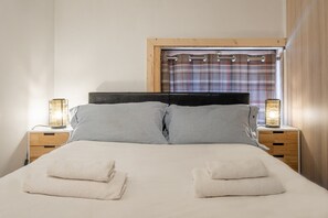 3 Schlafzimmer, Reisekinderbett, kostenloses WLAN, Bettwäsche