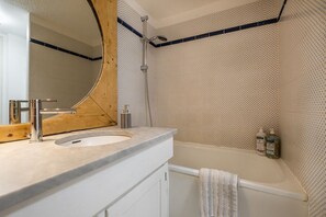 مجففات شعر، مناشف