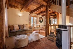 Smart TV, fireplace, video games, stereo