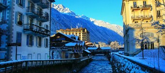 LYRET · APPT City Center Free Parking Mont Blanc View