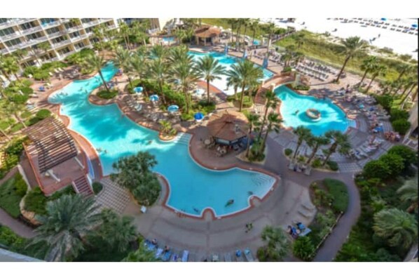 室内游泳池，室外游泳池