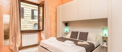 2 多间卧室、熨斗/熨衣板、WiFi、床单