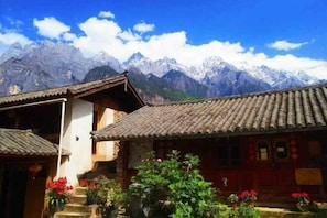 Garden - Tiger Leaping Gorge Tea-Horse Guesthouse (Shangri-La)