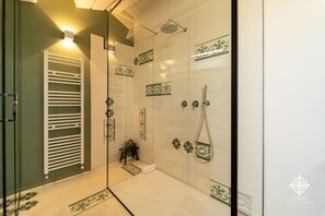 Exclusive Apartment | Bathroom | Towels - Suite Elios Ortigia (Syracuse)