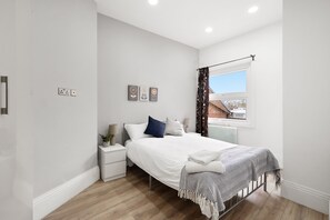 3 bedrooms, iron/ironing board, WiFi