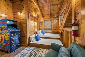 1 habitación, tabla de planchar con plancha y cuna de viaje