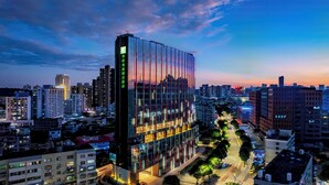 View from property - Holiday Inn Zhuhai City Center (Zhuhai)