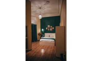 1 habitación, escritorio y wifi 