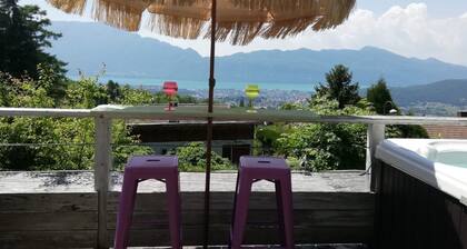 BALCON DE PUGNY , Piscine chauffée, jacuzzi, sauna, vue lac.