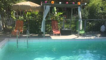 Piscine extérieure, piscine chauffée