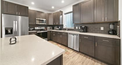 Brand new, 3 Bedroom Suite in Fort Morgan!