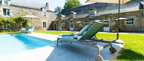 Piscine extérieure, piscine chauffée