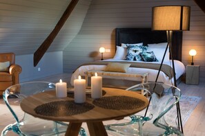 1 bedroom, iron/ironing board, travel crib, free WiFi - MANOIR DU VAU D'ARZ - Bed and Breakfast LA CATHEDRALE (MALANSAC)