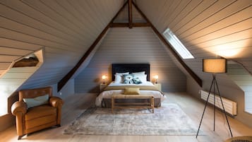 1 habitación, tabla de planchar con plancha y cuna de viaje