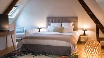 2 bedrooms, iron/ironing board, travel crib, free WiFi